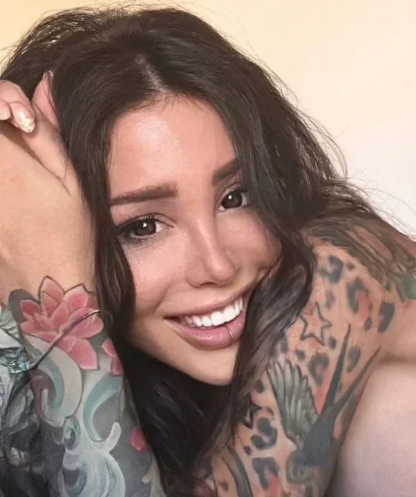 Alexis with the username @alexmucci is a German OnlyFans model.