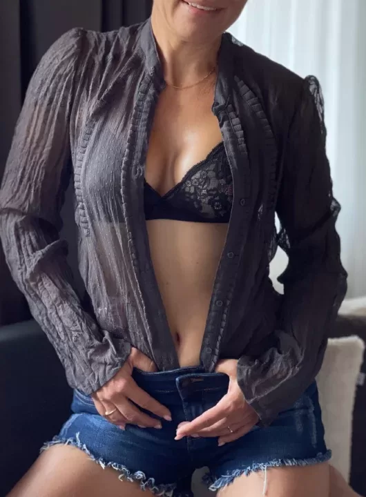 Suisse-Lady-Mature-German-Girl-Schweiz with the username @freeswissladyschweiz is a German OnlyFans model.