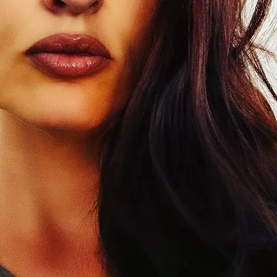 Ellie with the username @xyamallee is a German OnlyFans model.