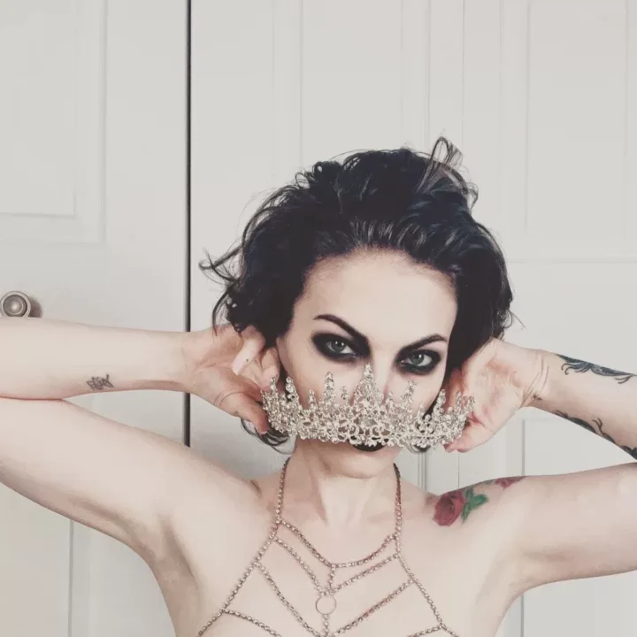 elizabeth_bigbad with the username @elizabeth_bigbad is a German OnlyFans model.