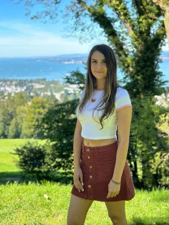 Ilayda with the username @ilayda.oe is a German OnlyFans model.