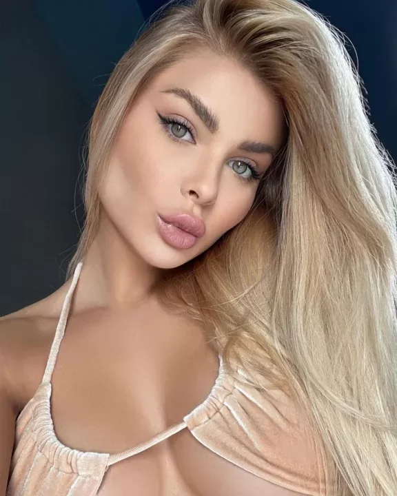 Patrycja Dyska with the username @patrycja.penelope is a German OnlyFans model.