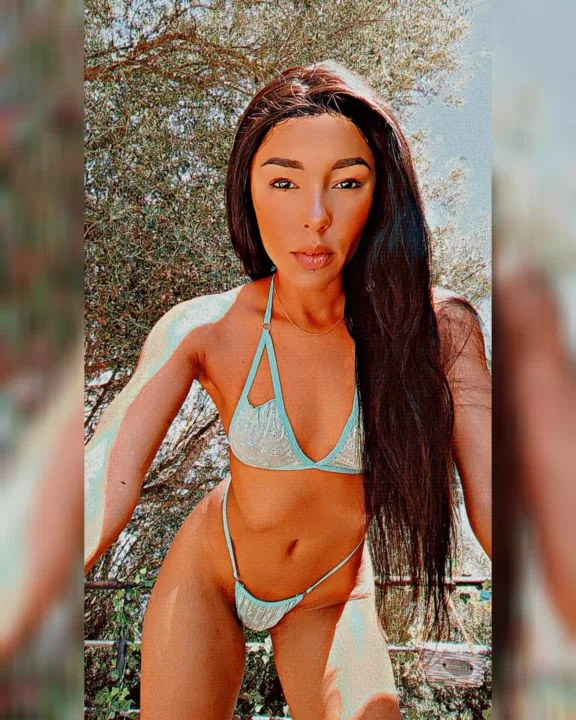 LaKishaLee with the username @lakishalee is a German OnlyFans model.